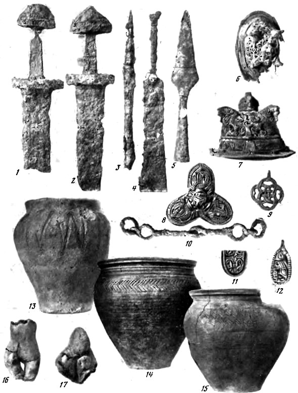 Рис. 16. Вещи из раскопок гнездовских курганов (некрополя древнего Смоленска IX — начала XI вв.). Рис. 16. Вещи из раскопок гнездовских курганов (некрополя древнего Смоленска IX — начала XI вв.).