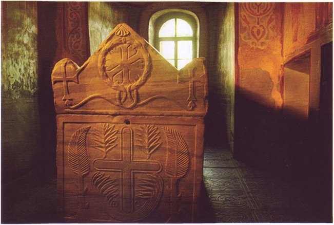 Гробница Великого Князя Ярослава Мудрого из великокняжеской усыпальницы в северной галерее Святой Софии Киевской, XI в