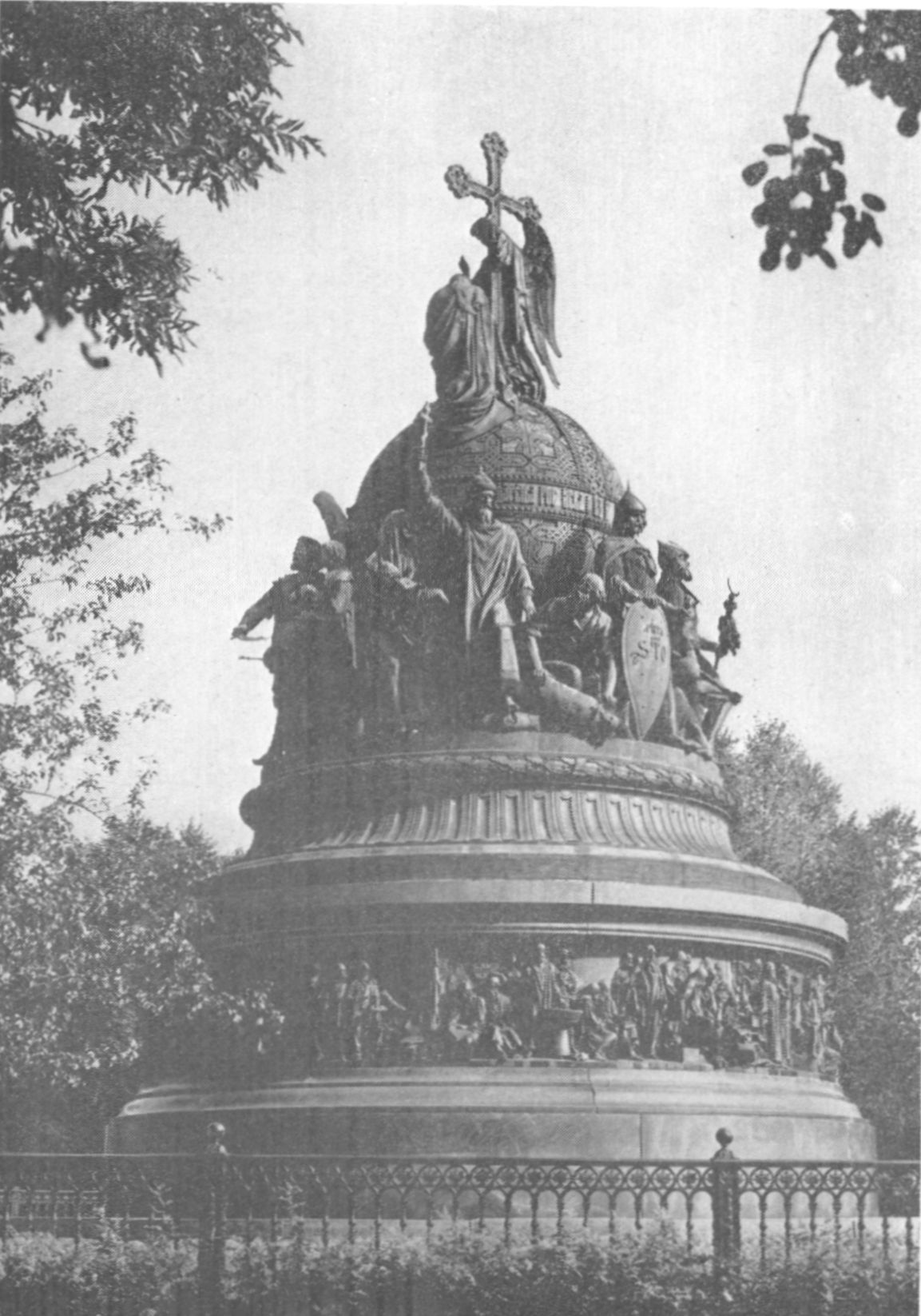 Памятник Тысячелетию России Памятник Тысячелетию России