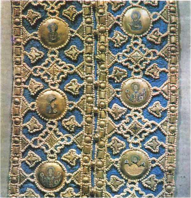 Епитрахиль середины XIV века. Шитье золотой нитью и жемчугом Епитрахиль середины XIV века. Шитье золотой нитью и жемчугом