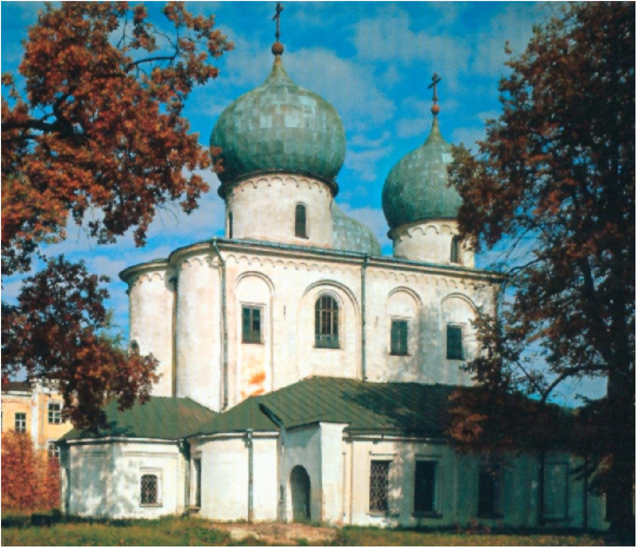 Рис. 12. Собор Антониева монастыря (фото Э.А. Гордиенко) Рис. 12. Собор Антониева монастыря (фото Э.А. Гордиенко)