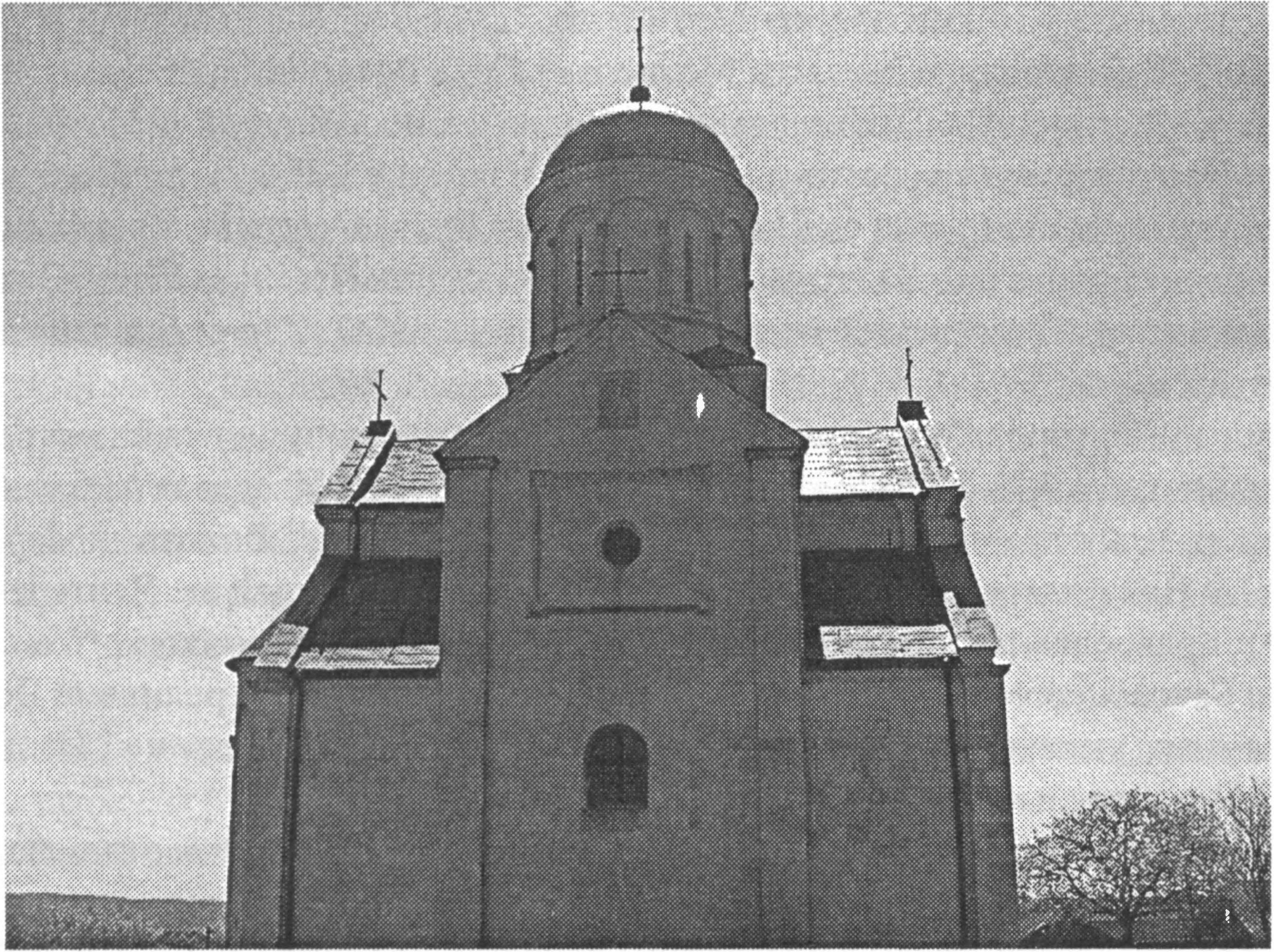 Ил. 31. Церковь Св. Пантелеимона древнего Галича. Конец XII — начало XIII вв. Современный вид (с. Шевченково, Галицкий район, Ивано-Франковская область, Украина) Ил. 31. Церковь Св. Пантелеимона древнего Галича. Конец XII — начало XIII вв. Современный вид (с. Шевченково, Галицкий район, Ивано-Франковская область, Украина)