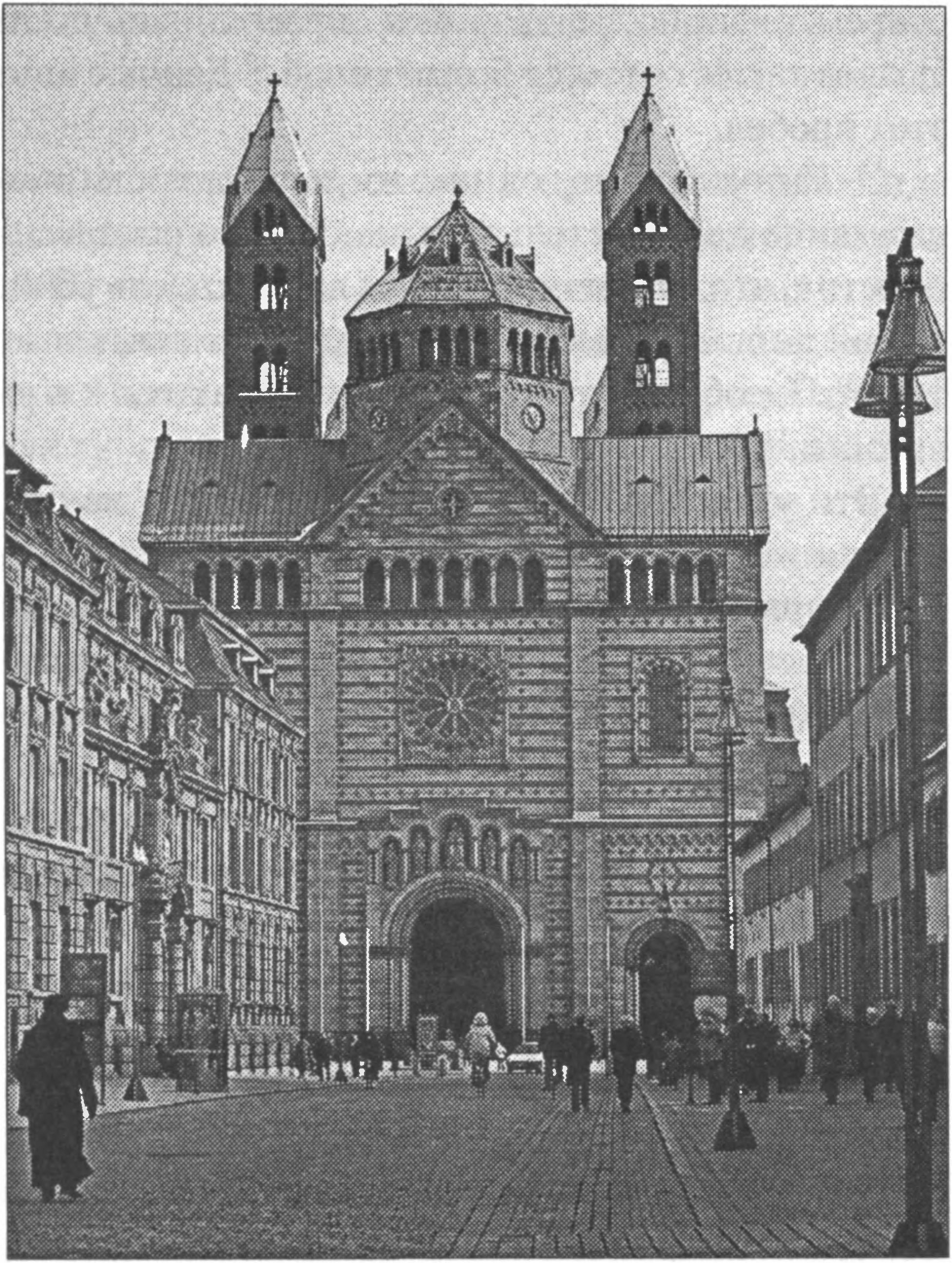 Ил. 67. Кафедральный собор г. Шпейера (Speyerer Dom). 1030—1061 гг., перестроен в 1772—1784 и 1846—1853 гг Западный портал. Современный вид (Шпейер, Германия) Ил. 67. Кафедральный собор г. Шпейера (Speyerer Dom). 1030—1061 гг., перестроен в 1772—1784 и 1846—1853 гг Западный портал. Современный вид (Шпейер, Германия)